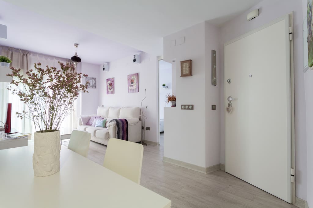 We hope you feel like home - Esperamos que te sientas en tu casa