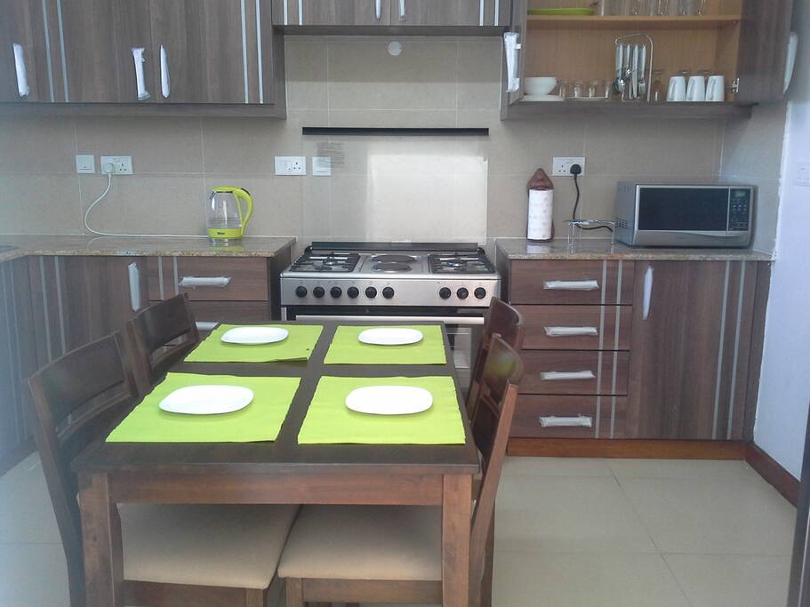 Kitchen & Dining