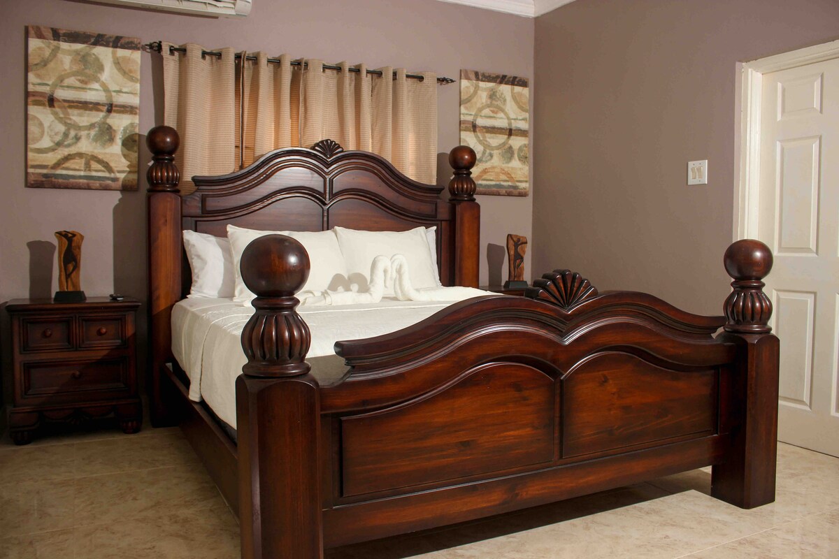 Спалня 2. Суперголямо двойно легло