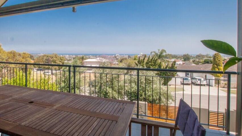 Oceanviews and Sunsets in Doubleview gallery image 4