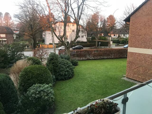 Hamburg rich area 2 rooms a newly renovated apartment can be rented
