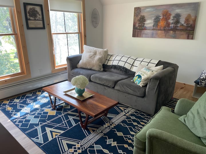 The Blue House: Walking Distance To Schroon Lake. - Schroon Lake, NY