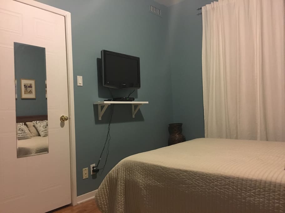 Tv with Cable.
