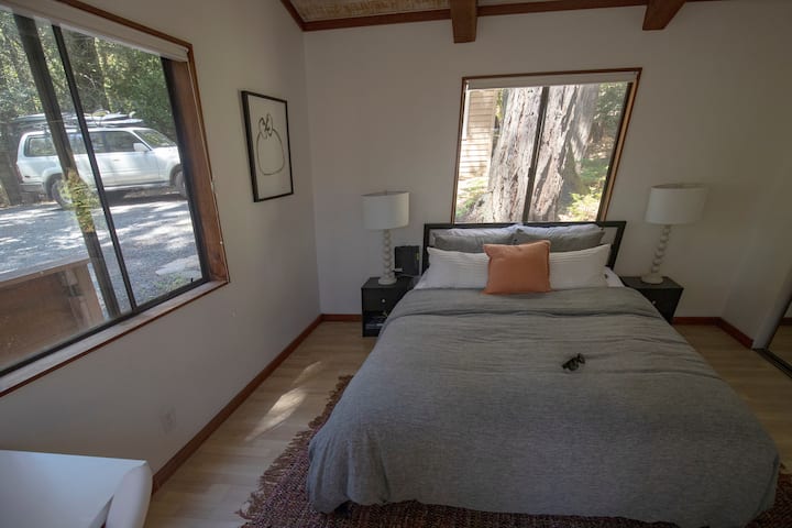 Queen bedroom