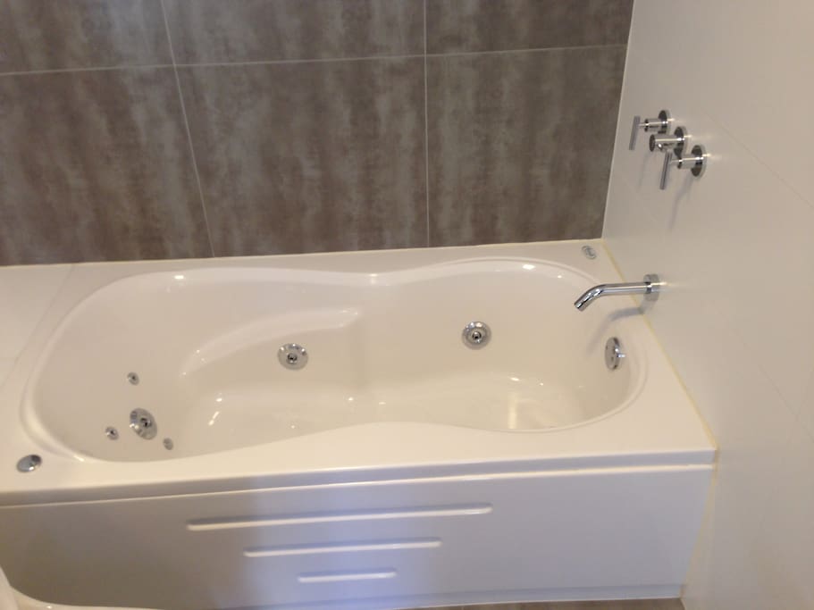 Tina con Jacuzzi