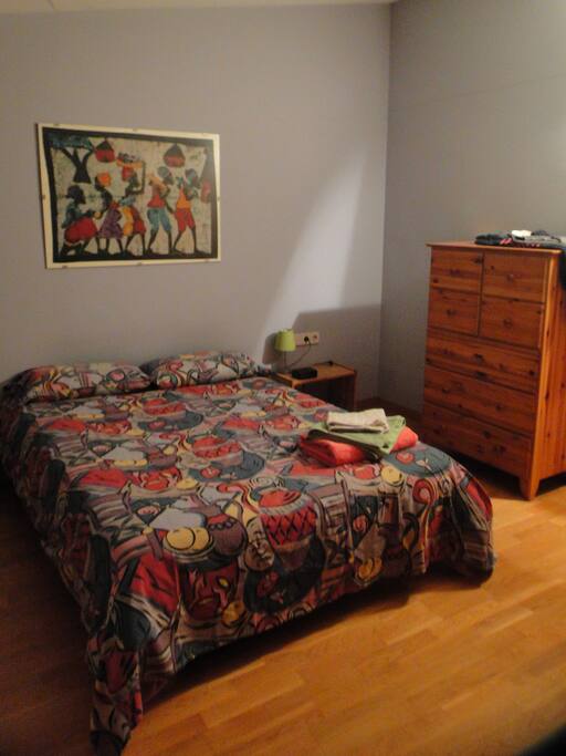 Habitació que es lloga si el propietari és fora (ideal per 2 persones)