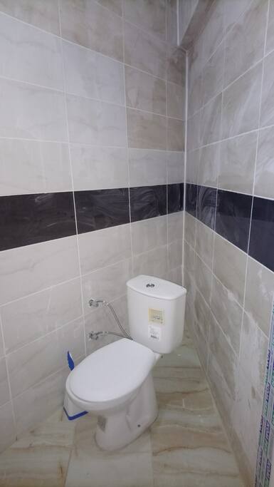 Odaya ait özel tuvalet ve banyo, special wc and shower bath