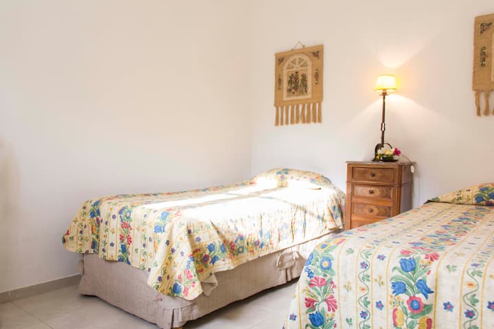 Gorgeous apartment, two blocks from A. Villanueva