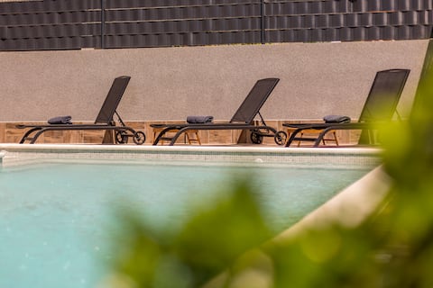 Luxury apartment with heated &  electrolysis pool