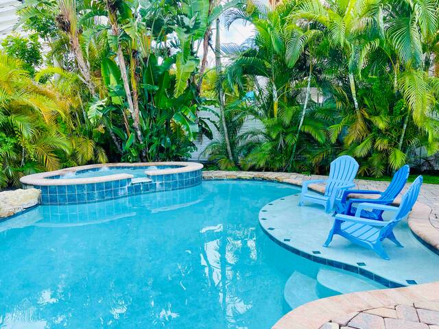 Sunshine-House on the beach-Downtown-Heated Pool