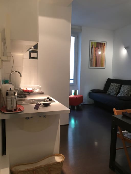 La cuisine et le canapé lit