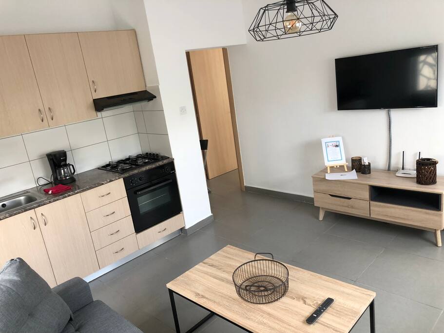 Kitchen & lounge open plan area