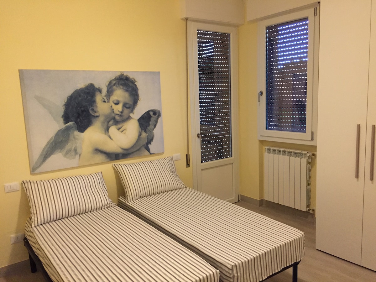 غرفة بسريرين توأمين