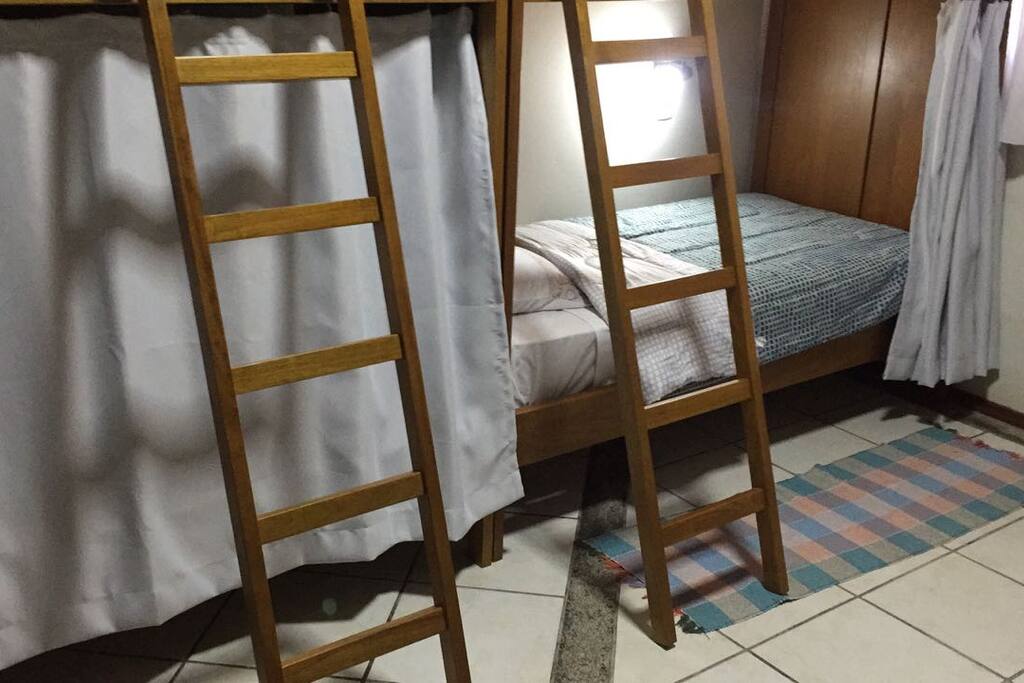Cama em quarto compartilhado