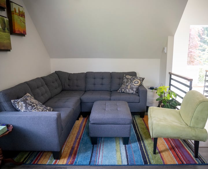 Дел функционира и како дополнителен простор за спиење.