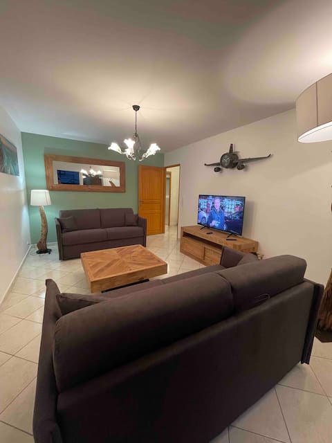 Cozy, quiet apartment, garden & mountain view
