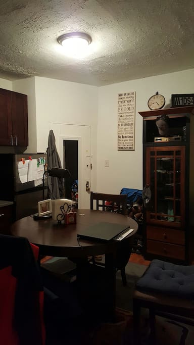 kitchen/dining area