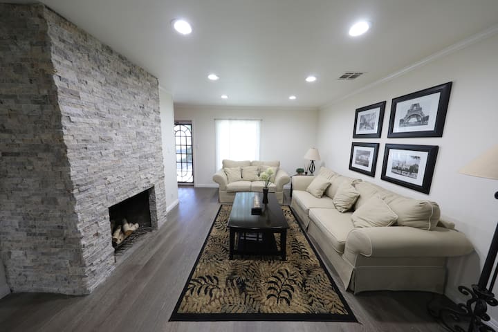 Private room sleeps 2 (1 queen) in remodeled home