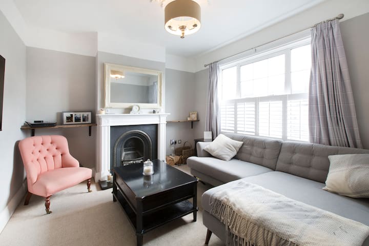 BEST for Bicester Village! 1-4 guests 2 rooms