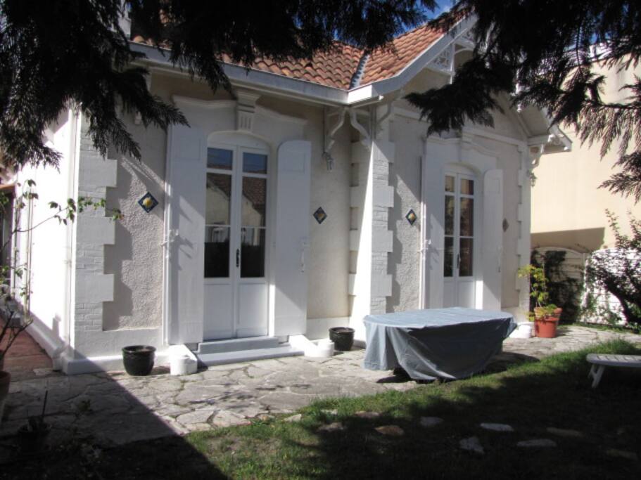 Façade et jardin