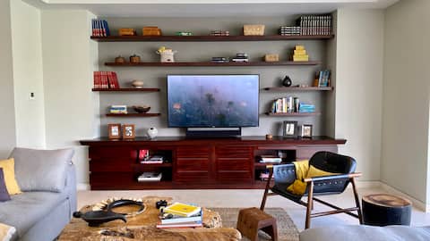 Top performing Airbnb: Lake View House In El Tigre Golf Club Near Beach in Las Jarretaderas