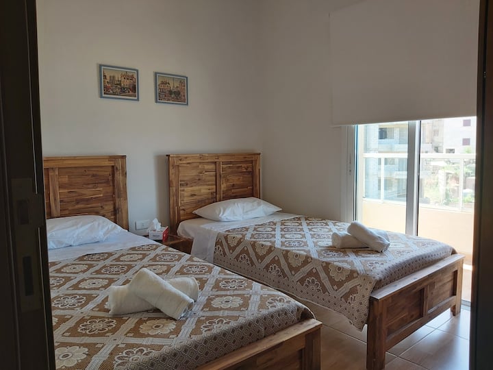 غرفة النوم 1 (مع شرفة) 