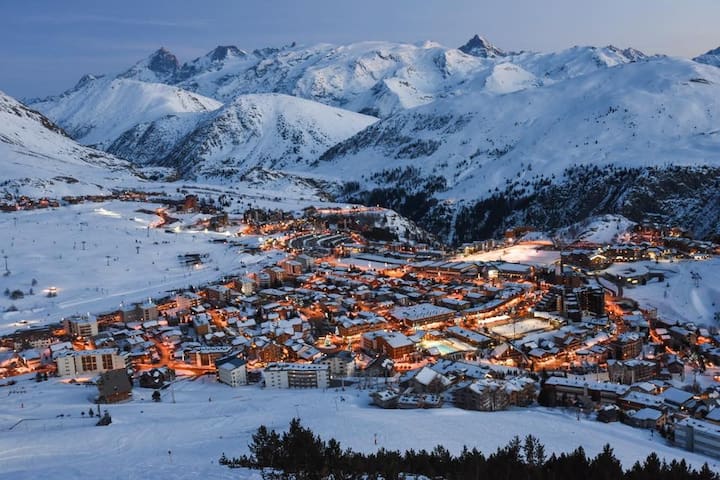 Guest favorite listing in Huez