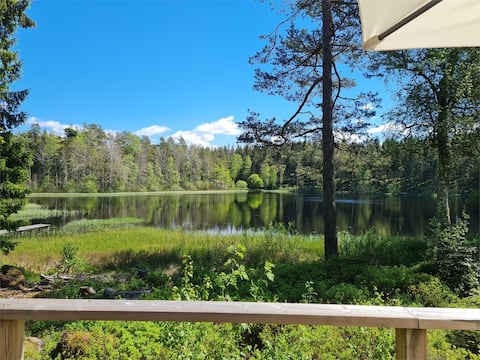 Beautiful lakehouse near Ljushultasjön