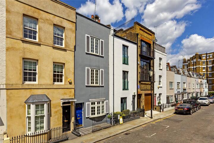 Premier location for a london city-break gallery image 2