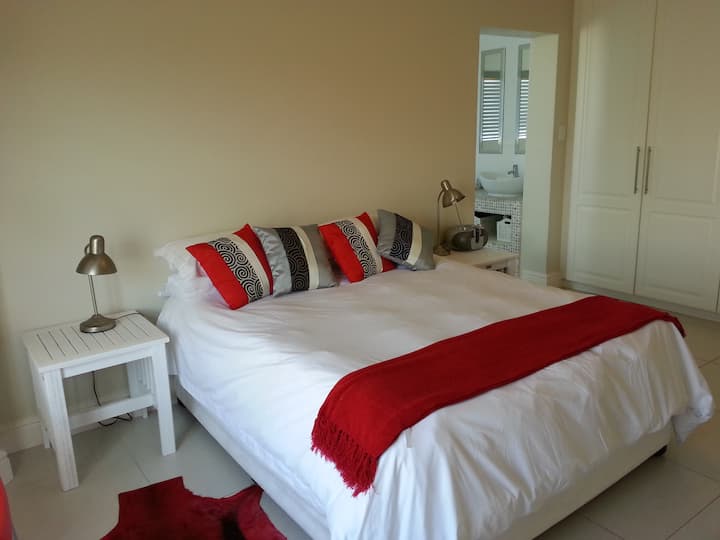 Dormitorio 2, cama tamaño queen