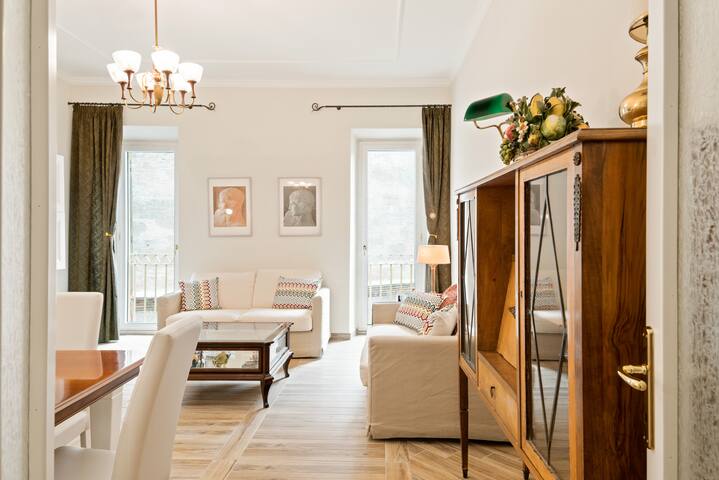 ۩ The Artist’s House in front of Pantheon gallery image 3