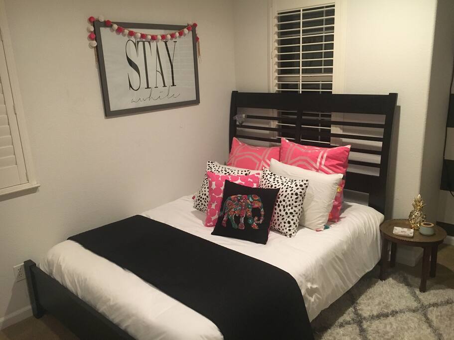 Comfortable memory foam mattress and soft linens