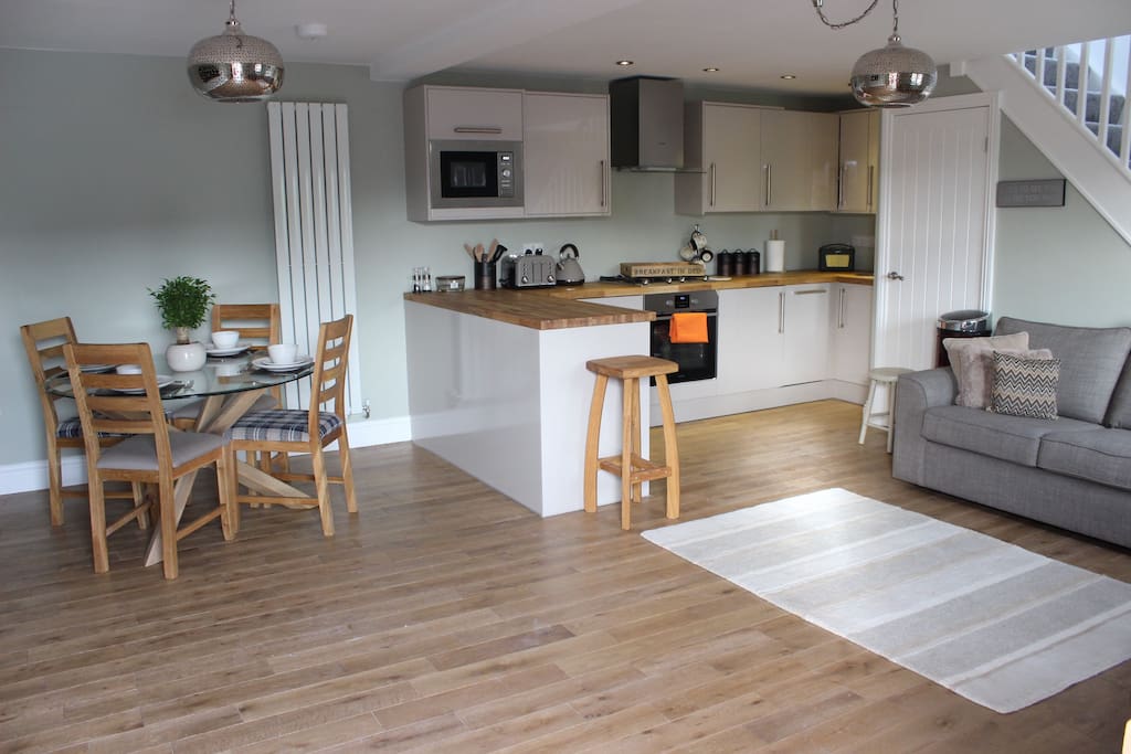 Luxury Cottage Close To Leeds Bradford Airport Cottages For