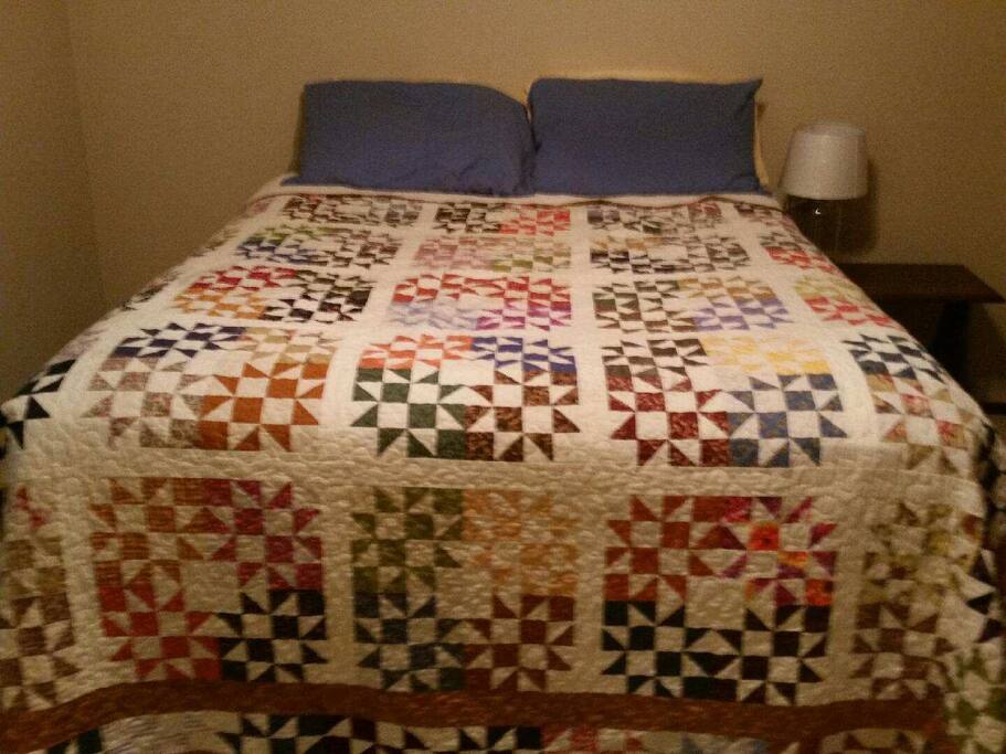 Bedroom #1 - Queen
