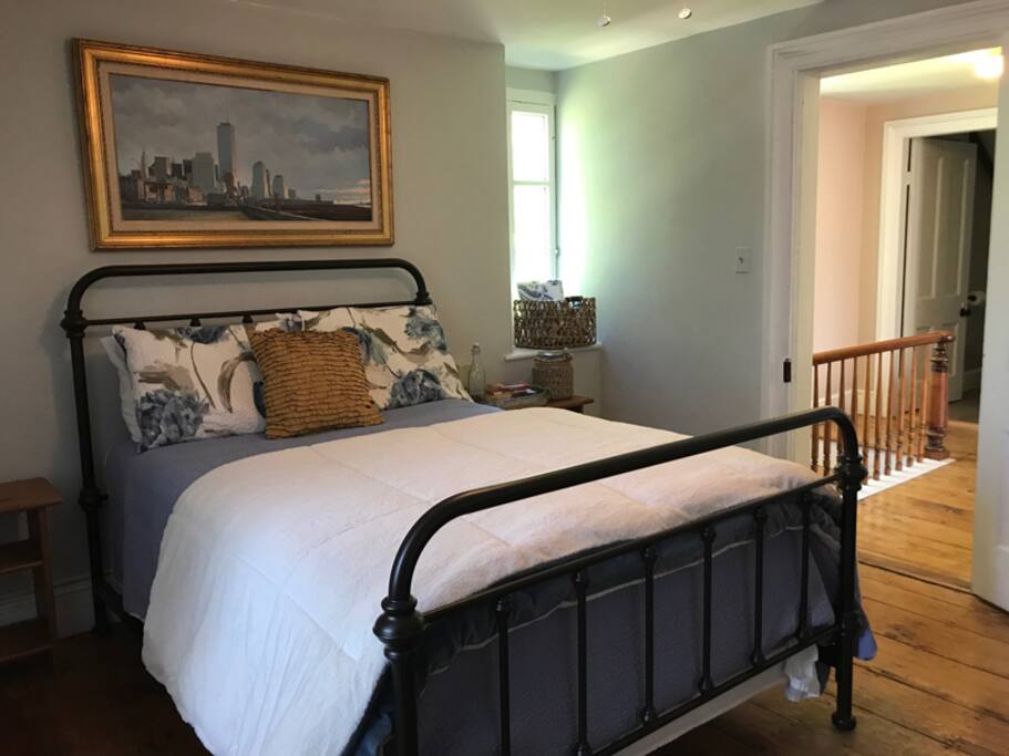 Blue Room, Full size comfortable Bed for 2.