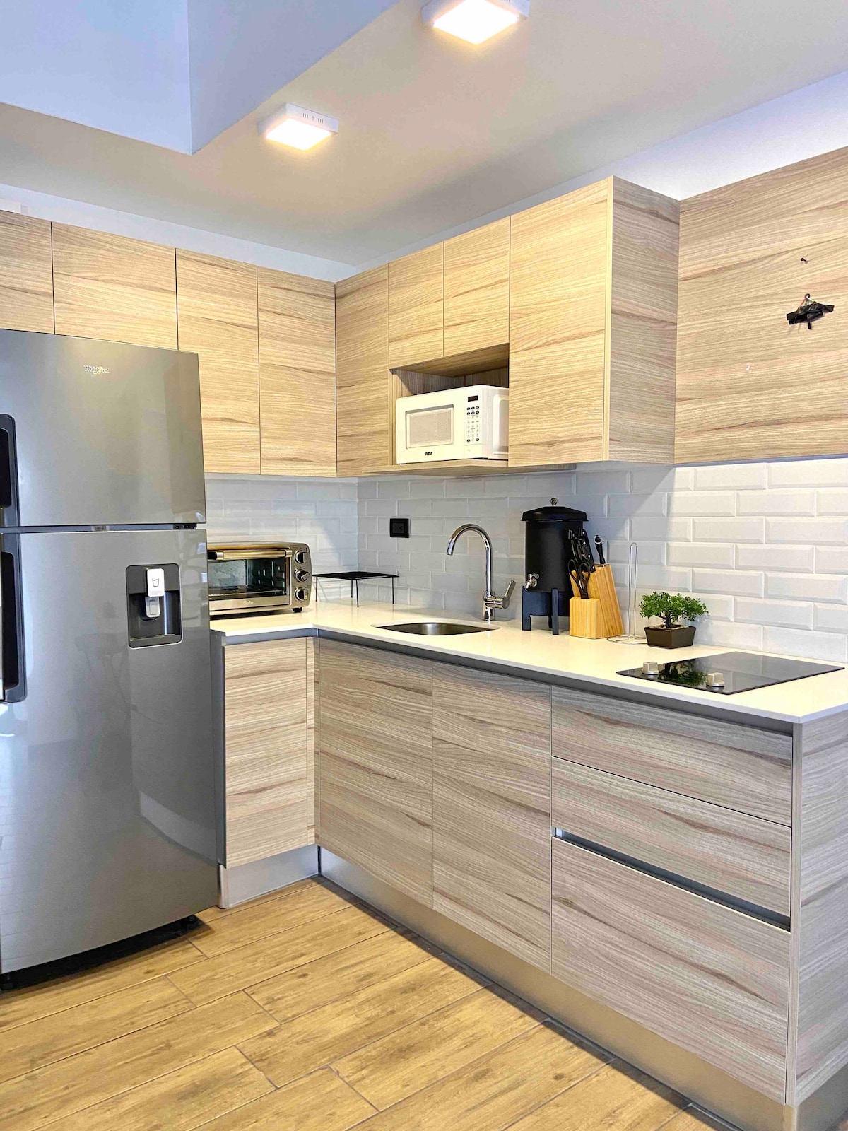 Comfy & Centric studio w/heated pool — 1 bedroom vacation rental in Guatemala City