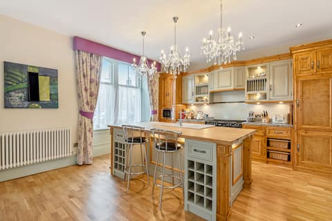 The Stunning Old Bank, Central Masham, Luxury