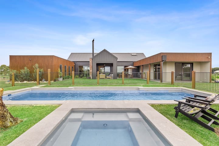 Country Views and Coastal Bliss