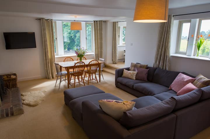 Stunning Views. Hope Valley. Hot Tub. 6 Guests. - Hathersage