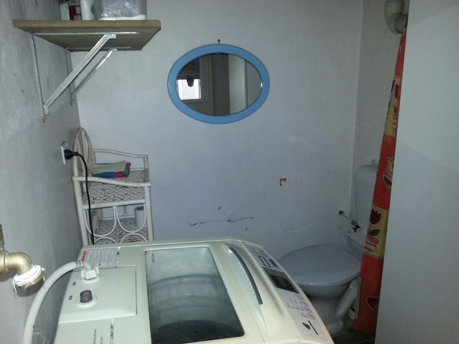 Laundry and toiled, no shower