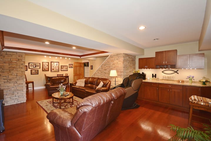 Southern Pines Bungalow-Unique & Charming