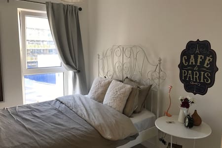 Beautiful Bright City Centre Flat