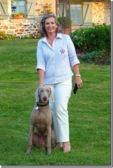 Hélène et Horus le chien de la maison très gentil ...