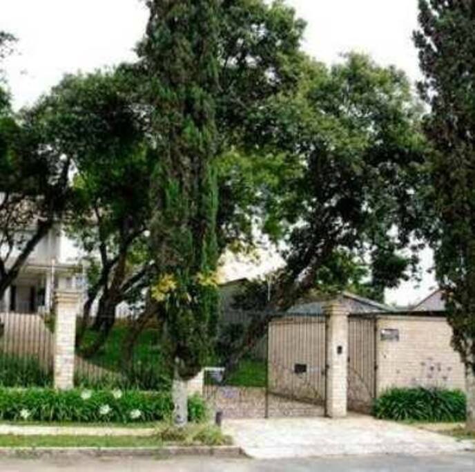 Portão Automático da Entrada da Casa