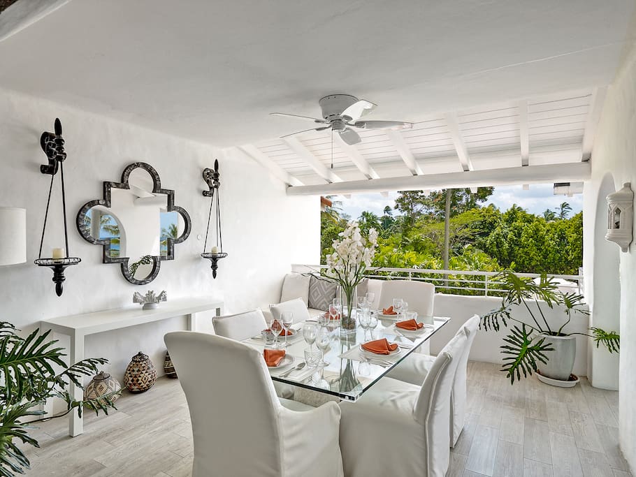 Outdoor dining terrace