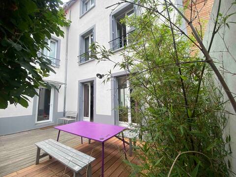 Large townhouse 10 minutes from Paris center