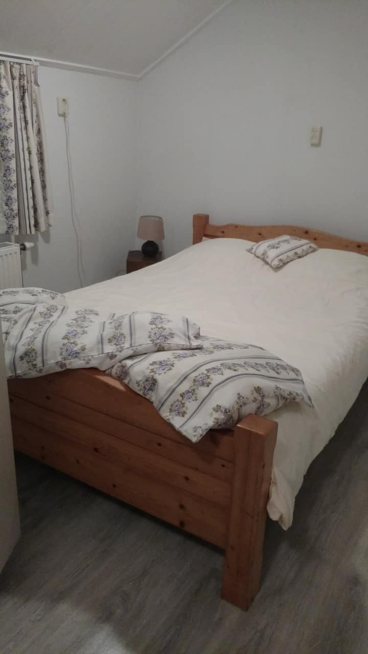 Slaapkamer 3, met 3 inbouwkasten