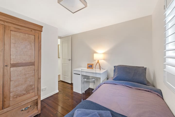 Трет кревет / студија