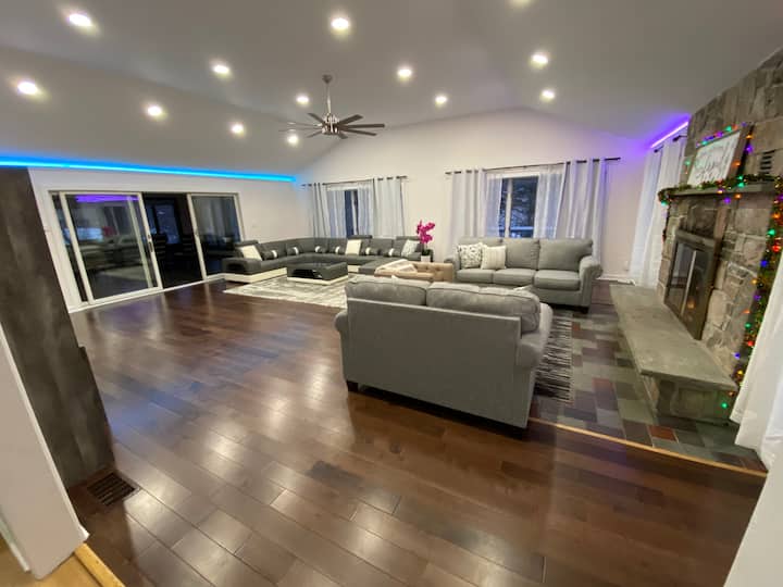 Belleayre GrandHouse 6 BRs w/Hot tub/Sauna/Game RM