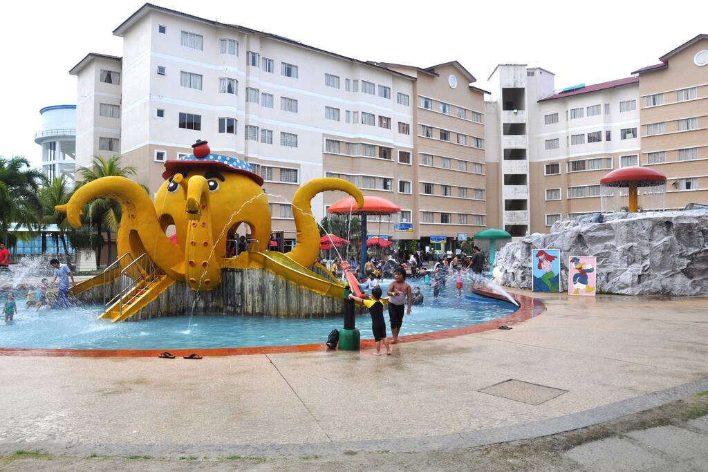 Overlooking Kid's Pool
